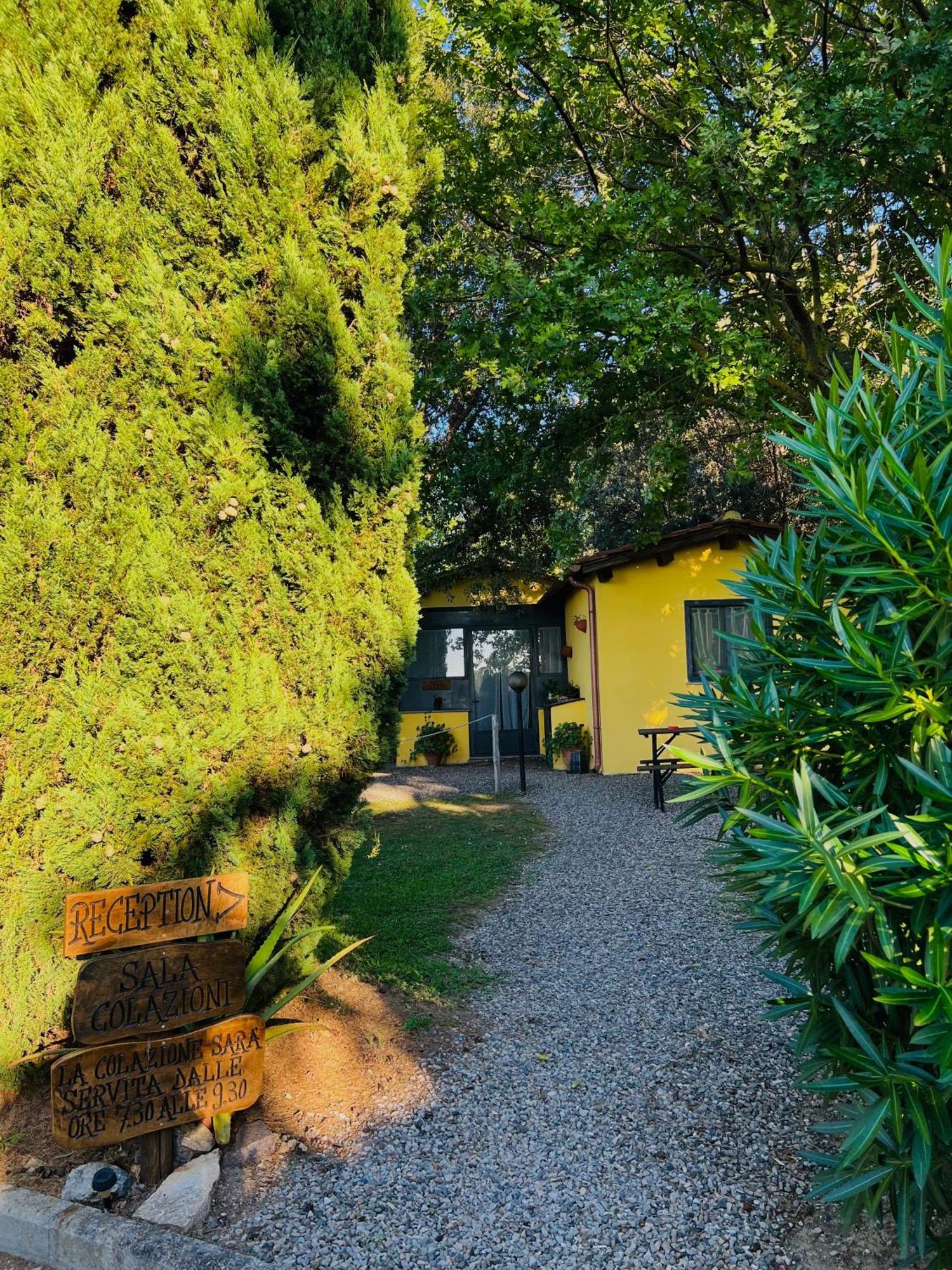 Il Melarancio Bed and Breakfast Pescia Romana Exteriör bild